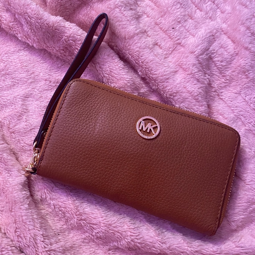 Michael Kors Wallet (FITS IPHONE 11 PRO MAX)